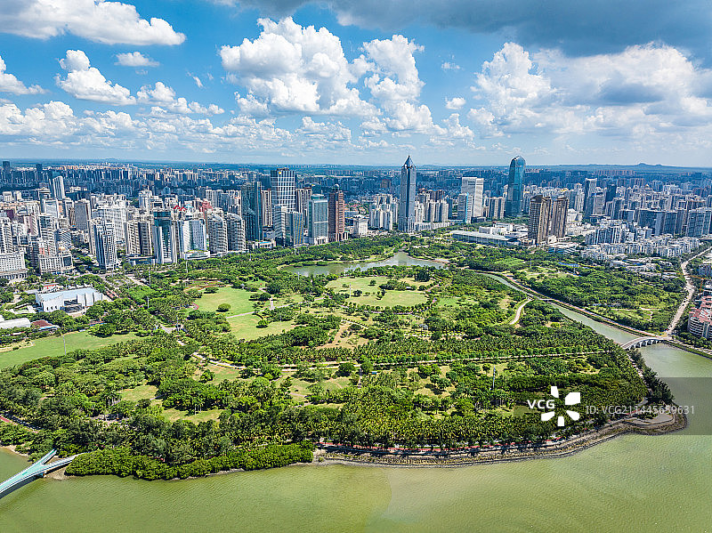 中国海南海口万绿园 国贸CBD建筑群城市天际线图片素材