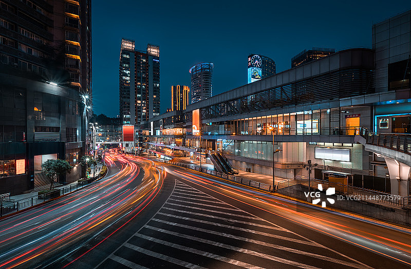 重庆观音桥商圈北城天街夜景图片素材