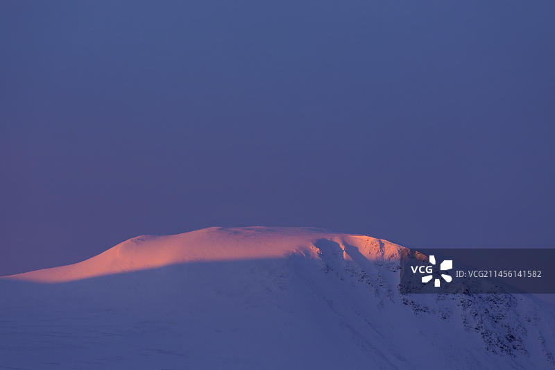 冬季斯托霍山山顶的阿尔彭洛山，是欧洲挪威内兰德郡多弗尔市多弗尔国家公园内最高的山图片素材