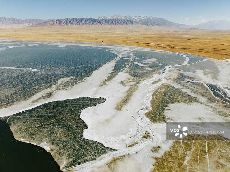 冬季结冰青海湖航拍全景图片素材