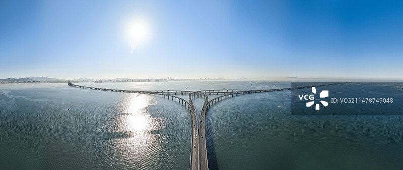 航拍山东青岛胶州湾跨海大桥去全景图片素材