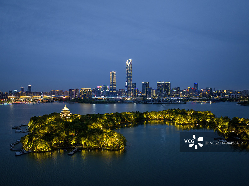 苏州国际金融中心建筑夜景航拍图片素材
