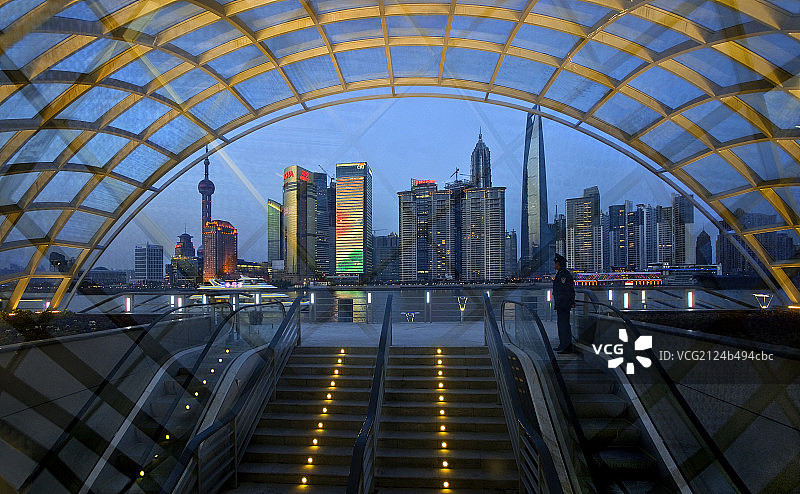上海城市景观十六铺码头图片素材