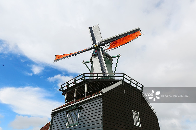 美丽的荷兰风车村 大风车图片素材