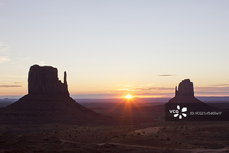 Sunrise at Monument Valley Navajo Tribal Park, USA图片素材