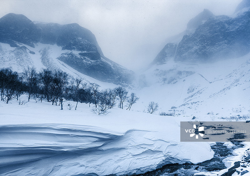 冬季长白山大峡谷图片素材