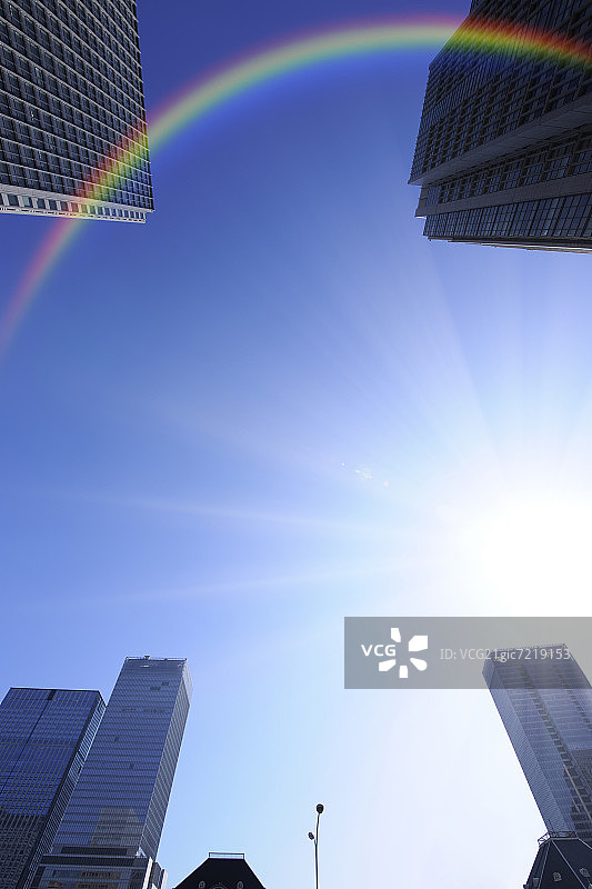 彩虹在丸之内建筑集团，丸之内，千代田区，东京，日本图片素材