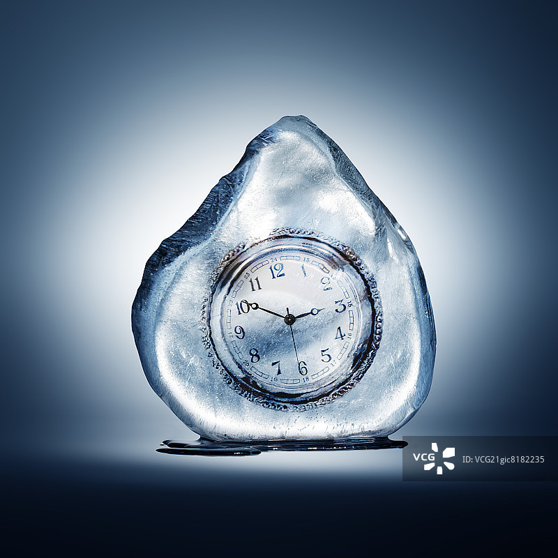 冰冻的时钟图片素材
