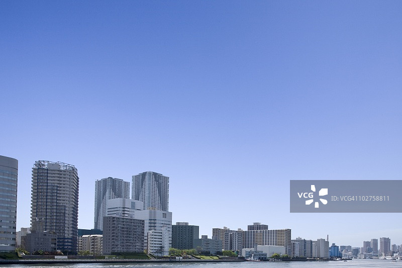 天空下的高层建筑，复制空间，东京县，日本图片素材