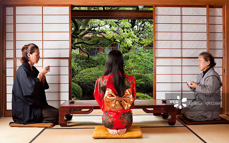 日本家庭喝茶时间图片素材