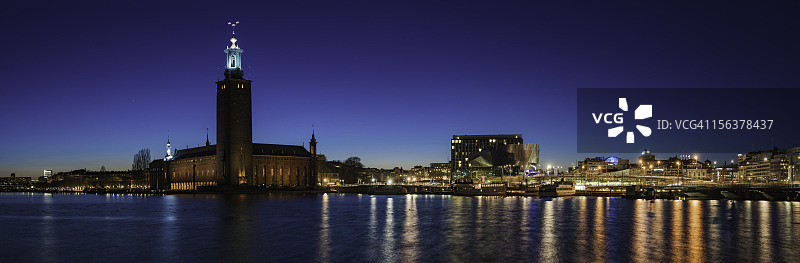 照亮瑞典的斯德哥尔摩市政厅图片素材