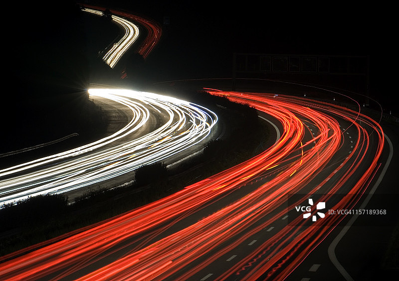 高速公路晚上图片素材