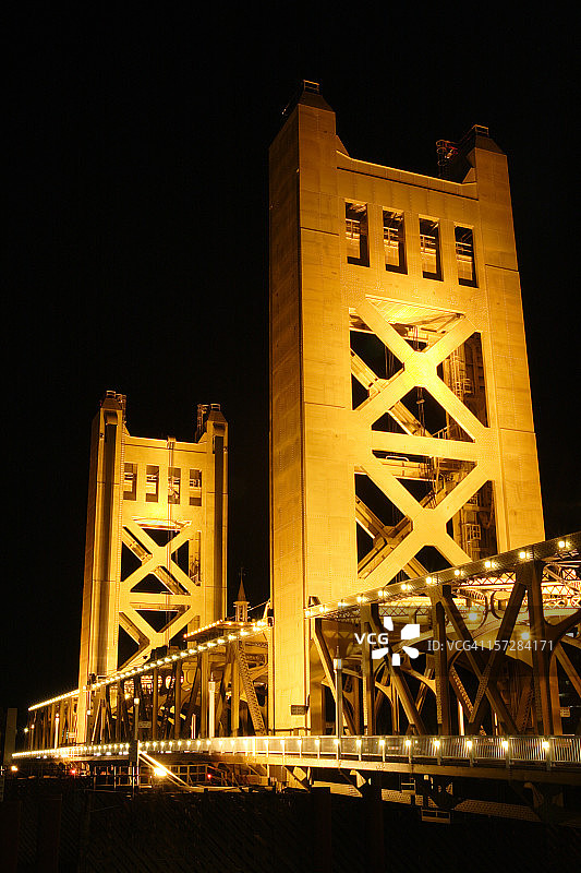 加州萨克拉门托大桥金夜铁塔I街图片素材