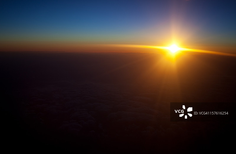 地球上令人惊叹的日落图片素材