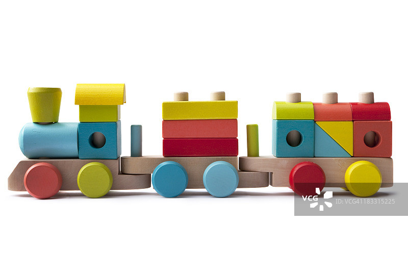 玩具:木制火车孤立的白色背景图片素材