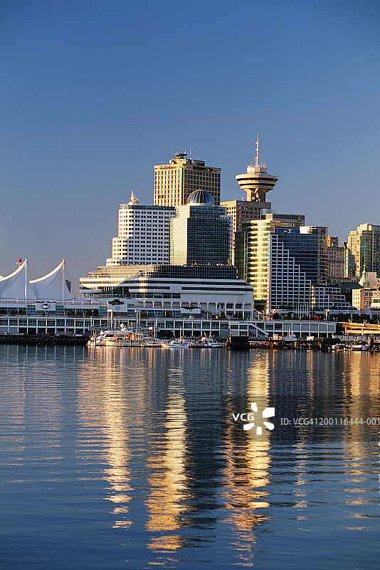 加拿大，不列颠哥伦比亚省，温哥华，海滨和城市天际线图片素材