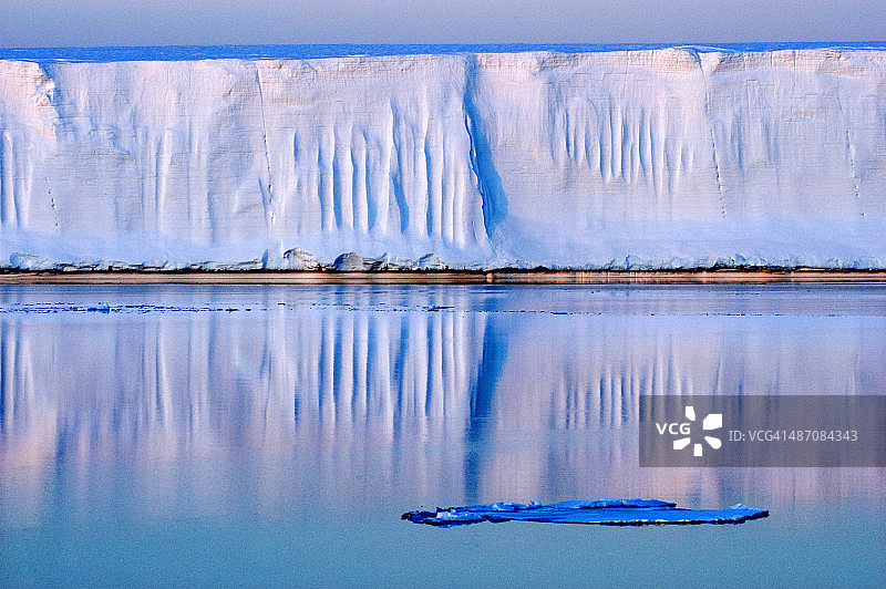 南极洲的冰山图片素材