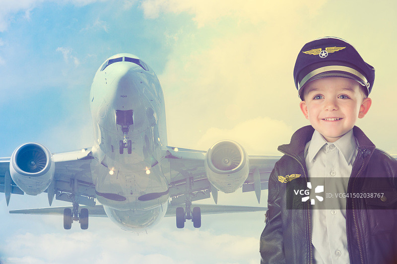 快乐的孩子与飞机图片素材