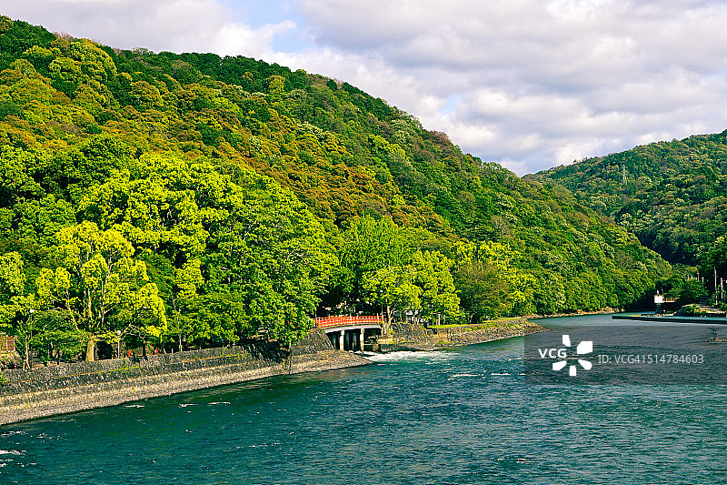 风景秀丽的宇二河在日本京都图片素材
