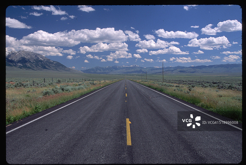 爱达荷草原的乡村公路图片素材