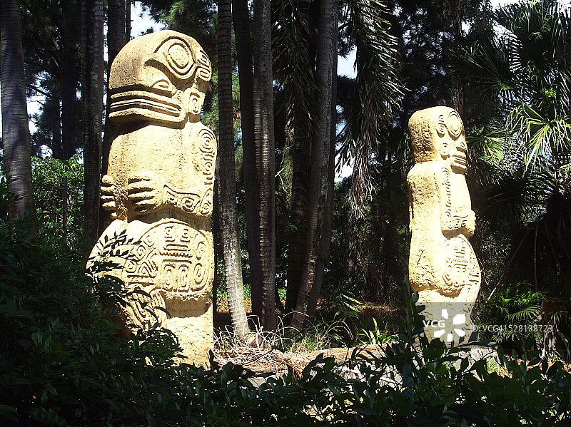 波利尼西亚塔希提岛雕像图片素材