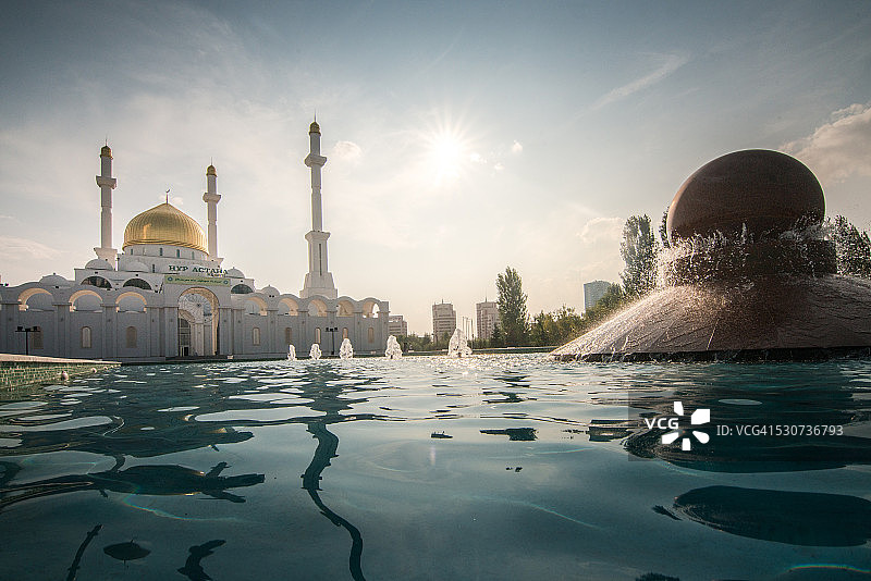 努尔阿斯塔纳清真寺，阿斯塔纳，哈萨克斯坦图片素材