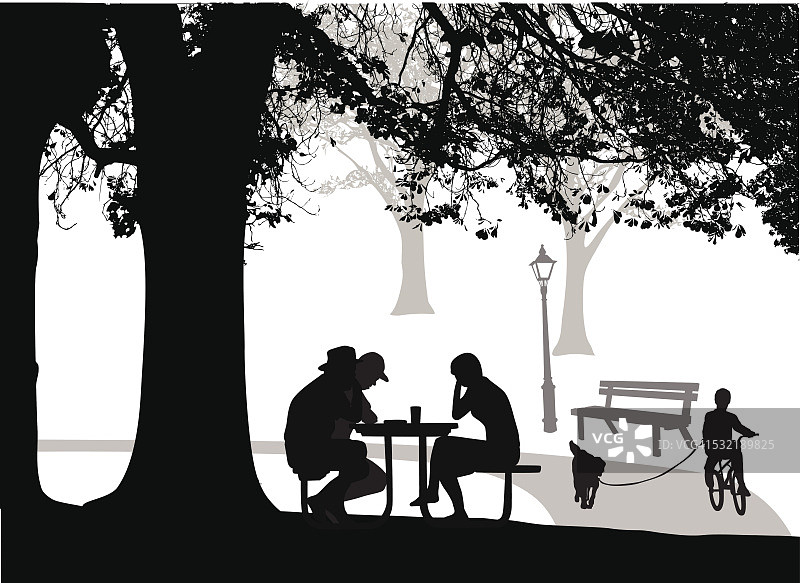 一对夫妇坐在公园的长椅上图片素材