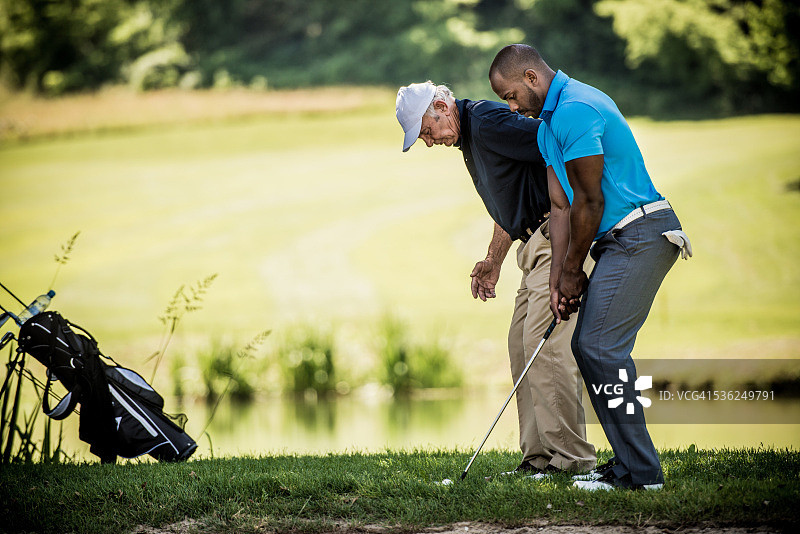 高尔夫职业教练男性高尔夫球手图片素材