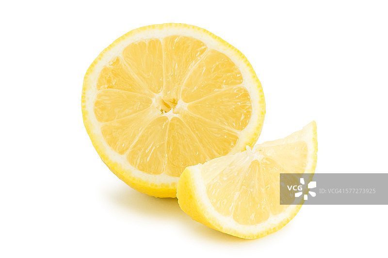 半片和四分之一片柠檬的特写图片素材