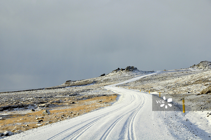 冰岛雷克雅斯半岛附近的格林达维克冬季景观图片素材