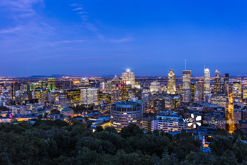 日落时分的蒙特利尔市区景观图片素材