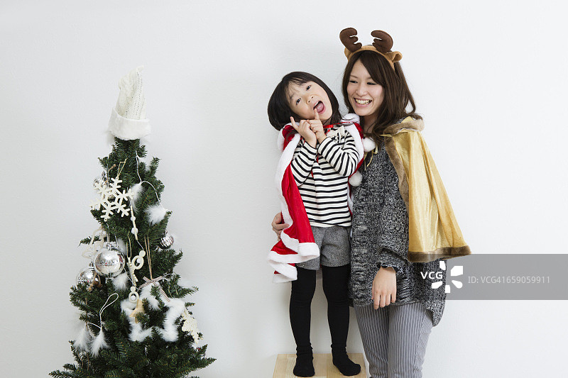 日本母女一起过圣诞节图片素材
