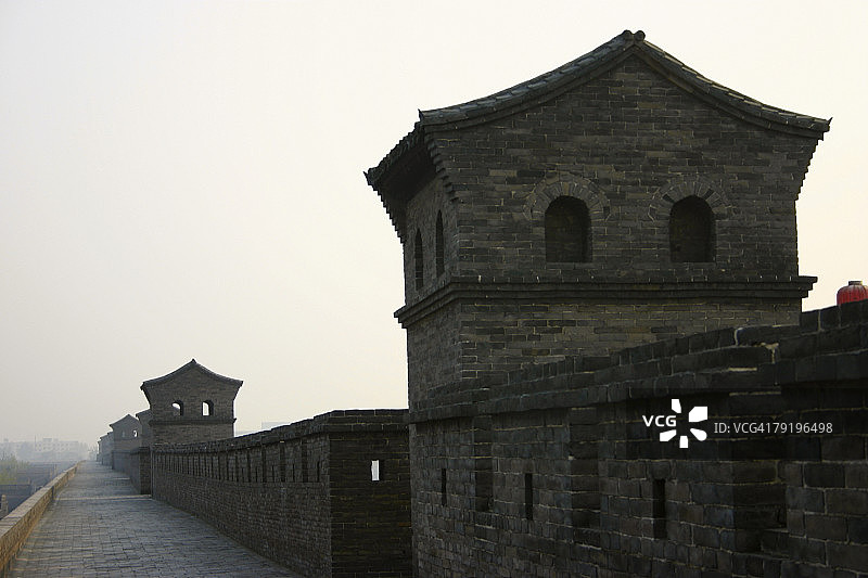 中国陕西平遥长城上的一条加固墙图片素材