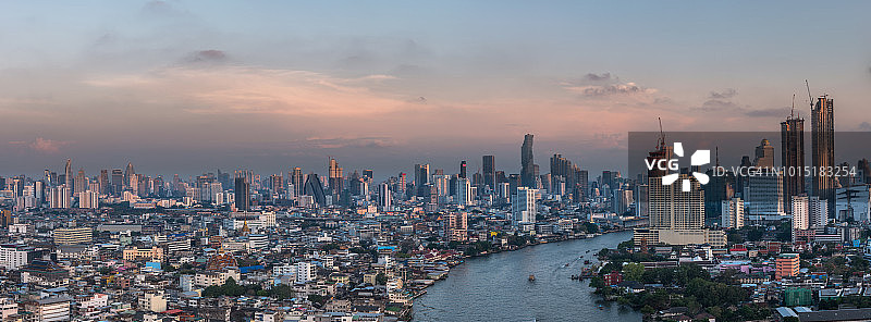 泰国曼谷湄南河商业大厦全景图图片素材