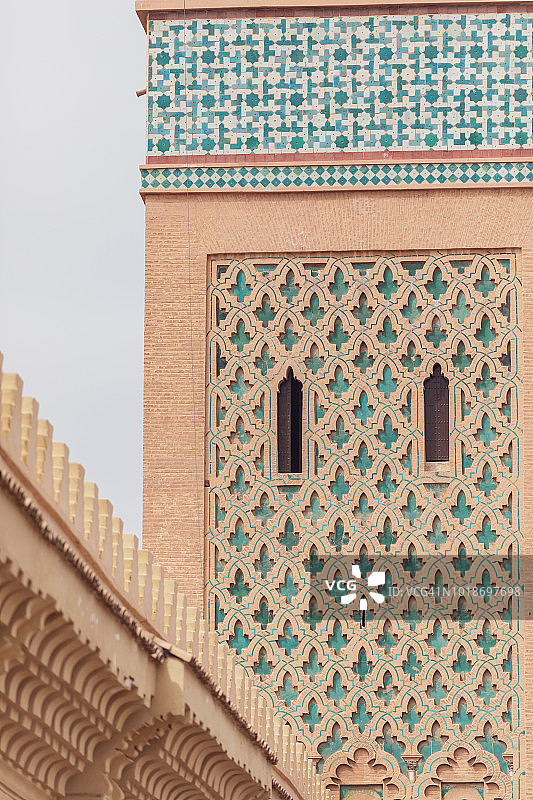 曼苏尔清真寺的城墙和塔的特写。Marrakesh-Safi、摩洛哥马拉喀什。图片素材