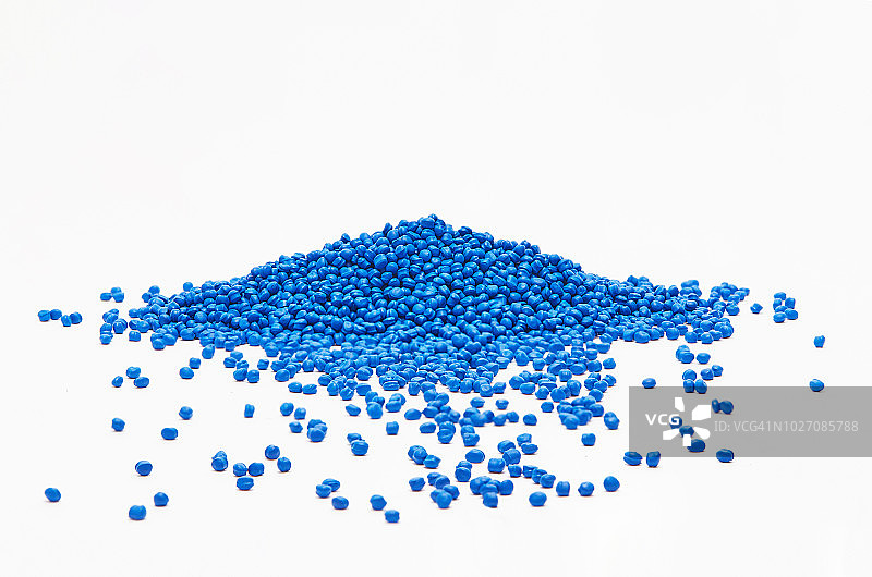 一堆蓝色塑料聚合物颗粒图片素材