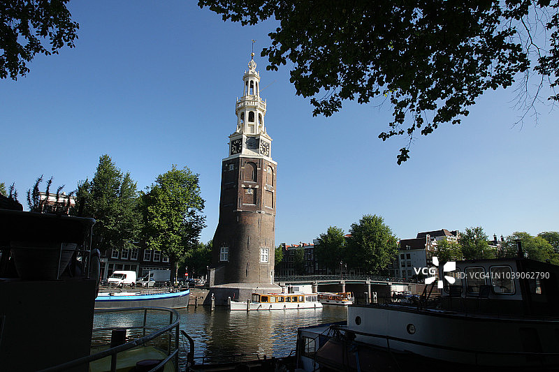 阿姆斯特丹夏天的蒙特班斯顿塔图片素材