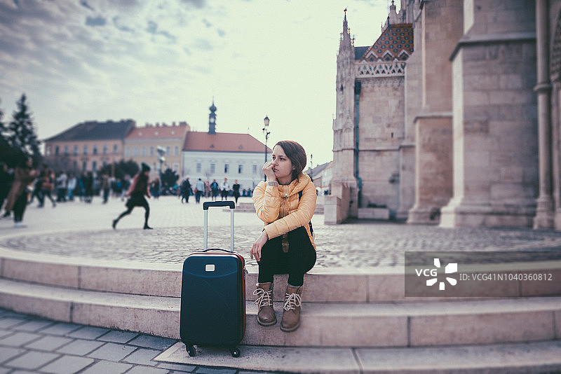 在欧洲旅行的女游客图片素材