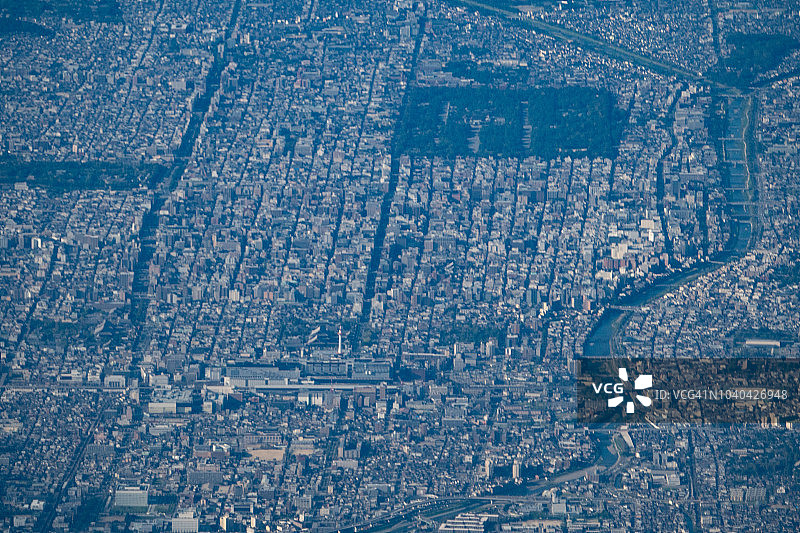 从飞机上俯瞰日本京都市中心图片素材