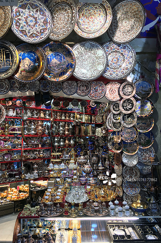 土耳其伊斯坦布尔大集市上出售的传统土耳其陶瓷图片素材
