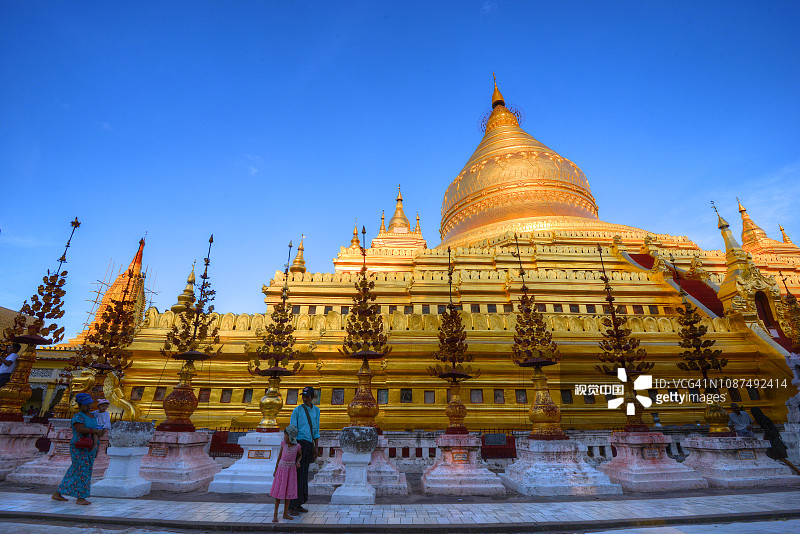 缅甸蒲甘的瑞zigon塔。图片素材
