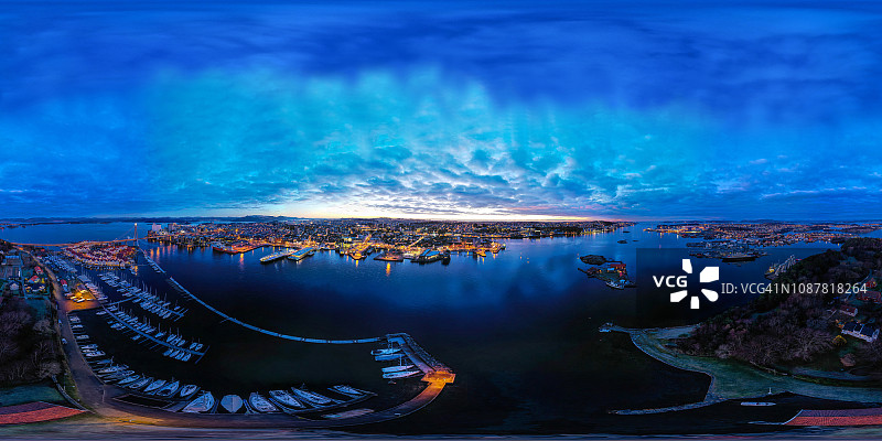 360度航拍图像-斯塔万格城市和周围岛屿图片素材