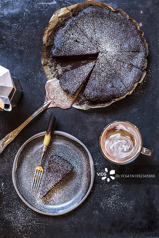 瑞典克拉达卡卡，黑巧克力蛋糕，瑞典布朗尼，配咖啡，特写图片素材