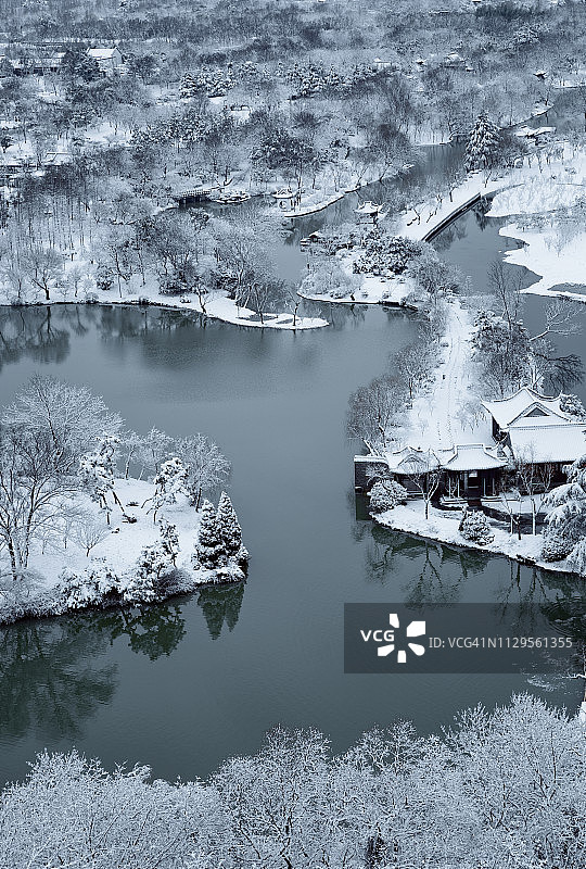 鸟瞰白雪覆盖的瘦西湖，扬州，中国图片素材