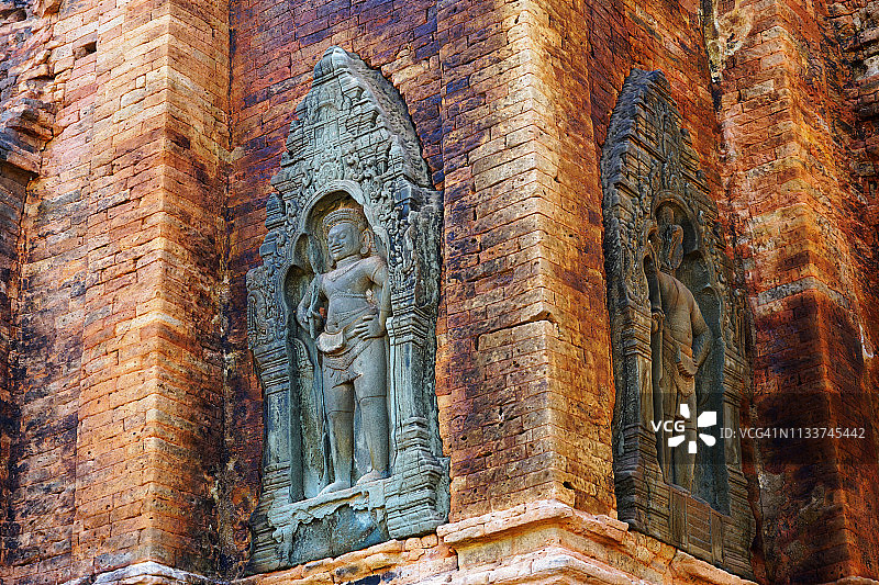 柬埔寨暹粒罗雷寺的德瓦拉帕拉雕像图片素材