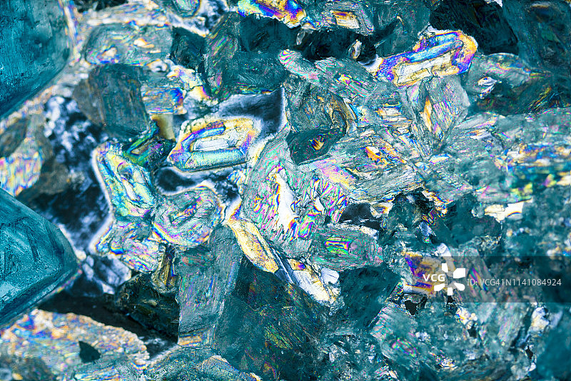 偏振光下的硫酸铜晶体图片素材