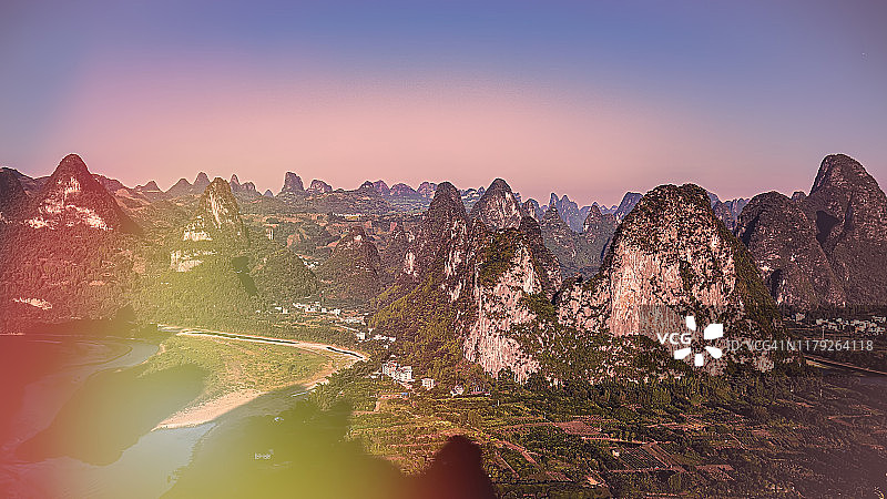中国广西阳朔兴平附近老寨山的日出风景图片素材