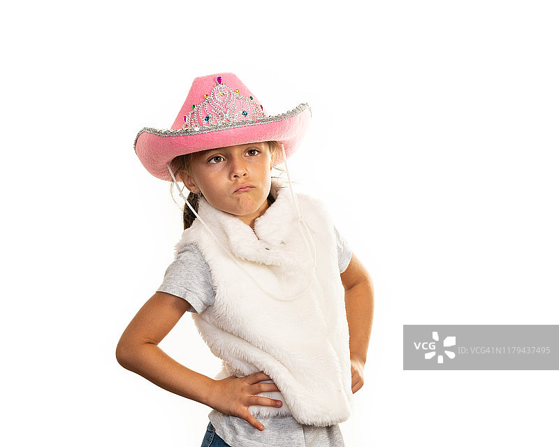 小女孩与牛仔帽摆姿势图片素材