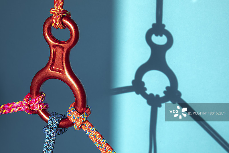 连接和安全概念，绳索和钩环图片素材