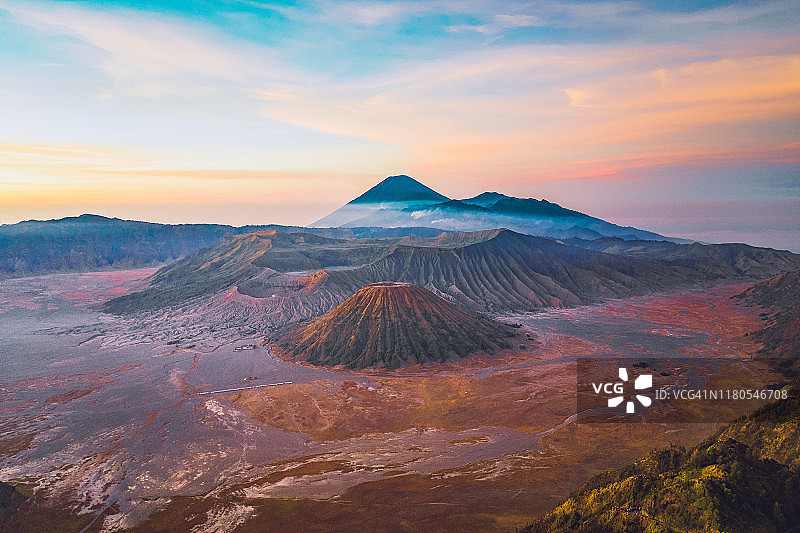 印尼布罗莫火山的日出图片素材